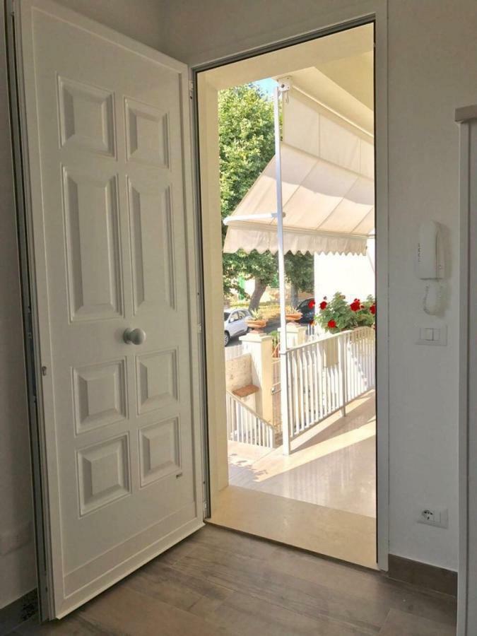La Casa Di Rosi Al Mare Apartman Vada Kültér fotó
