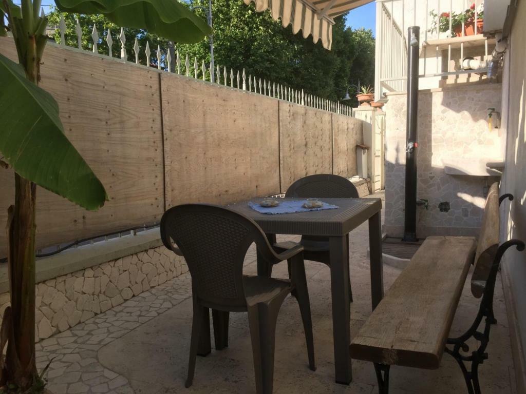 La Casa Di Rosi Al Mare Apartman Vada Kültér fotó