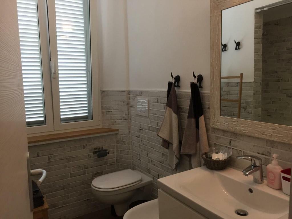 La Casa Di Rosi Al Mare Apartman Vada Kültér fotó